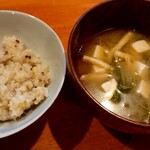 栄夏 - キヌア入り玄米、糀味噌のお味噌汁