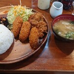 Karaage Semmonten Tamachan - 唐揚げとカキフライの定食ご飯大盛り