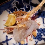 GINZA JOTAKI - 蟹の刺身✨✨生の蟹は甘く。カシューナッツの風味がよいアクセント。