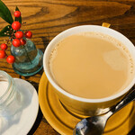 コーヒーとおやつの店 アンドモア - 友人は「カフェオーレ（ホット）」をお願いしました！