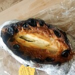 T′z Bakery KOHSHI - クリームチーズカンパーニュ　270円
            