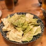 炭焼き牛タン酒場　ウシカイ - 塩だれキャベツ（480円税別）