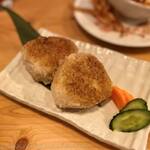炭焼き牛タン酒場　ウシカイ - 焼きおにぎり（2ヶ380円税別）