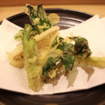 鮨　廣見 - キスと山菜のてんぷら