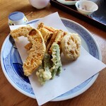 うどん屋 - 野菜天ぷら300円！