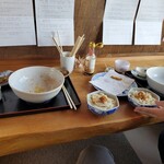 うどん屋 - ごちそうさまをしょうとしたらサービスの釜あげおろし醤油ですよ〰️❗( ﾟдﾟ)ﾎﾟｶｰﾝ