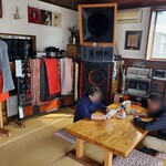 うどん屋 - 店内オーディオがすごいなぁ〰️❗