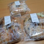 Bagel que-veau - サラミペッパー(180円)&あんベーグル(180円)&メープルナッツ(180円)