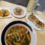 運命を変える拉麺屋 丹心 - 晩酌セットとウーシャン麺