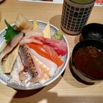 Sushi Sake Sakana Sugi Tama - 全景。キレイです。