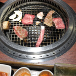 Kuroge Wagyuu Ittougai Yakiniku To Takitate Donabe Gohan Ichi Bakouji - 