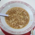 中華そば ラッキー - 背脂の浮くスープ