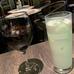 カリビアンカフェ - グラスワイン・赤 ＆ バナナミルク・ノンアル