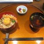 旬彩 天ぷら 心来(しんら） - 小天丼、赤だし、香の物。　　　　　　　2020.01.17