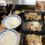 Yoshinoya - 牛牛定食＆豚皿単品＋ご飯大盛り2杯