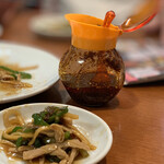 台湾料理 豊源 - テーブルにあるこの七味辣油が美味しいのだ！