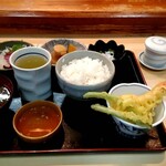 Daruma zushi - 昼の定食 造り定食 税込1000円