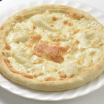 つぼ八 - 料理写真:5種のチーズのピザ！