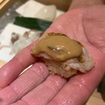 すし岩瀬 - 牡丹海老の炙り　海老の味噌