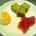 京都 銀ゆば - わらび餅、ぶどうゼリー、たこ焼きサイズのホットケーキ