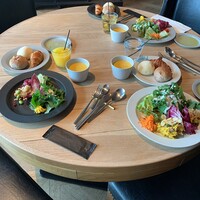 THE GATEHOUSE - テーブル