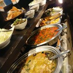 クンテープ - グリーンカレーとトムヤムクン。
            カレーは一種類のみ