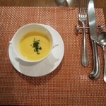 フレンチレストラン キャトル・ヴァン - コーンスープ
