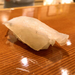 高鮨 - 平目 昆布〆