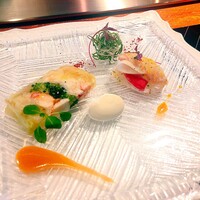 横浜うかい亭 - タラバガニのテリーヌ　ヒラメのカルパッチョ