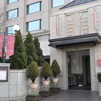 RISTORANTE OZIO - しかし　リストランテ OZIOは、誰でも入ることが出来ます。（ドレスコードは、あります）