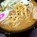 北海道ラーメン 温 - 中太縮れ麺　旨い