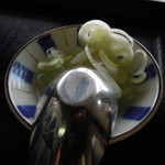 今福屋 - 【ジャージャー麺】小皿には小口切りのネギ...