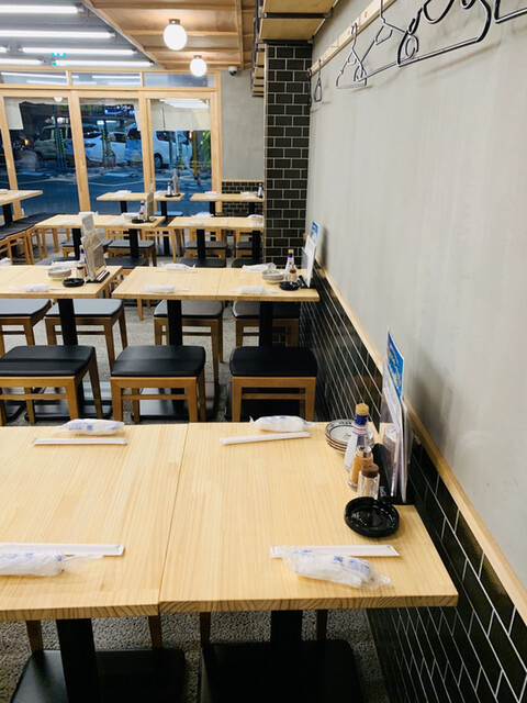 まこちゃん ガード下酒場 Makochan 新橋 焼きとん 食べログ まこちゃん ガード下酒場 Makochan 新橋 焼きとん 食べログ