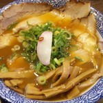 戎 - 醤油肉入りそば