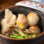 Nihonshu Baru Yusuradou - 芹と白舞茸と大山地鶏とだまごの炊き合わせ