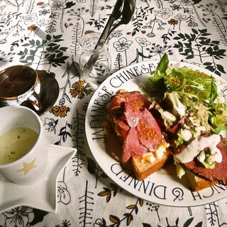 月のカフェ OVEN_1