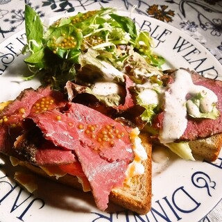 月のカフェ OVEN_0