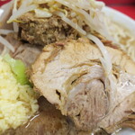 ラーメン二郎 - 豚