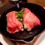 Kushiyaki sanjuugodan yananashigure - 和牛肉巻きおにぎり