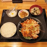 萬福園 - ランチＡ（油淋鶏）700円