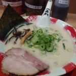 熟成極豚ラーメン 一番軒 - 白豚骨ラーメン680円