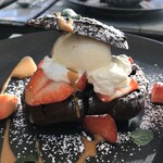 日本料理 TOBIUME - 黒いエクレア