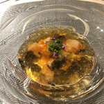 銀座 大石 - 甘エビ、アワビ、バフンウニのコンソメゼリー寄せ。