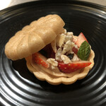 銀座 大石 - イチゴとフォグラの最中。