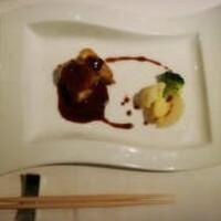 フォーシーズン - 阿波ブランド「阿波尾鶏」モモ肉となすのヴィエノワーズマディラソース添え