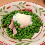 サイゼリヤ - 柔らか青豆の温サラダ（189円）