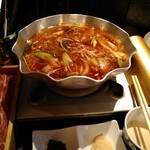 Hitsujinoyuramushabu - 野菜とつくねを投入