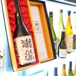 季節料理 かわの - ドリンク写真:季節料理かわのでは料理人であり唎酒師である松浦がセレクトする日本酒を豊富に取り揃えております。２００４年に唎酒師認定、
                    料理人ならではの視点で、料理に最も適した日本酒をお客様にご提案しております。松浦までお気軽にお声掛け下さい。