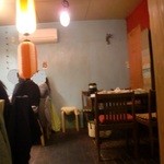 神戸海鮮炭焼食堂 ウタマロセヴン - 昭和なイメージの店内