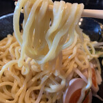 Maruto Kuramen - 麺アップ